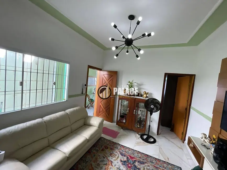 Foto 9 de Casa com 2 quartos à venda, 130m2 em Maracanã, Praia Grande - SP