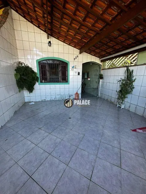 Foto 2 de Casa com 2 quartos à venda, 130m2 em Maracanã, Praia Grande - SP