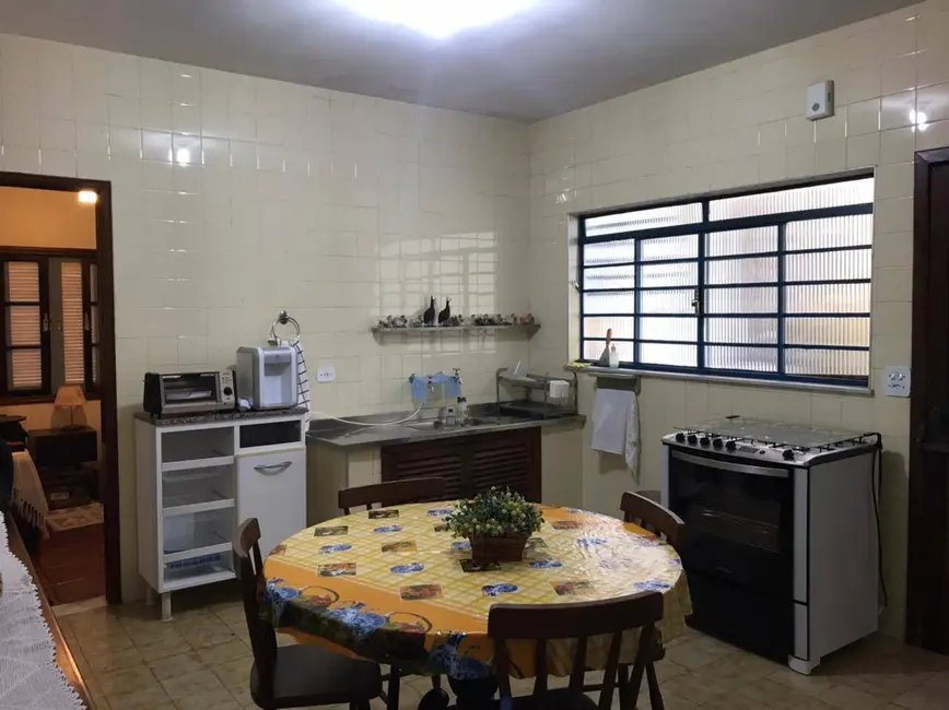 Foto 2 de Casa com 4 quartos à venda, 198m2 em Sao Sebastiao - SP