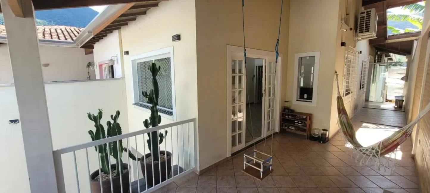 Foto 3 de Casa com 3 quartos à venda, 233m2 em Sao Sebastiao - SP