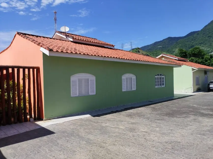 Foto 2 de Casa de Condomínio com 3 quartos à venda, 120m2 em Sao Sebastiao - SP