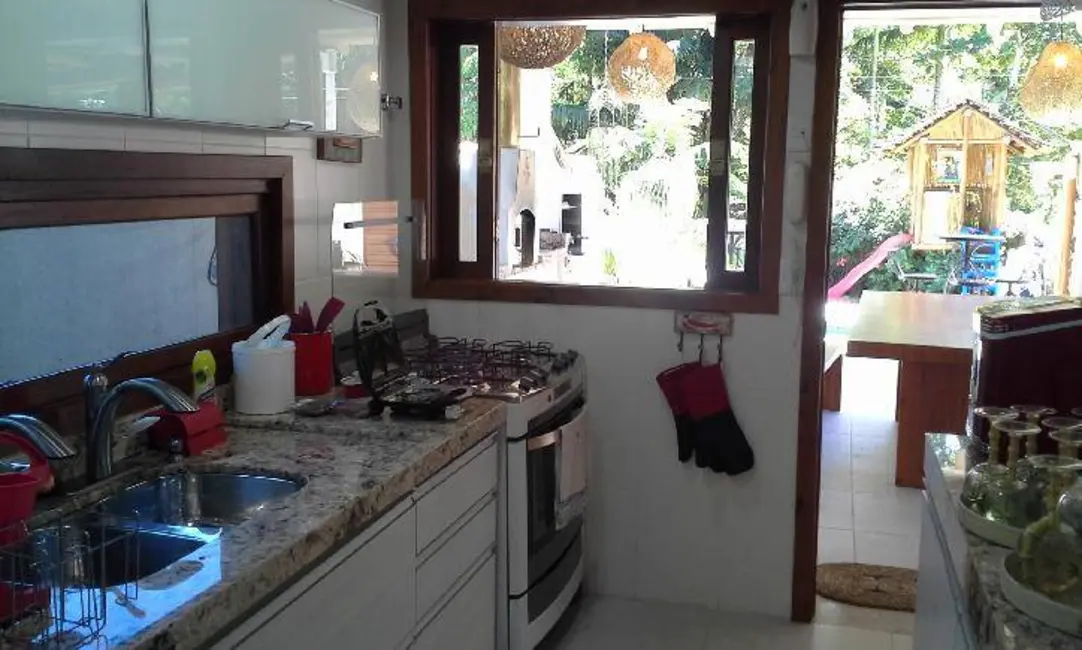 Foto 9 de Casa com 4 quartos à venda em Sao Sebastiao - SP