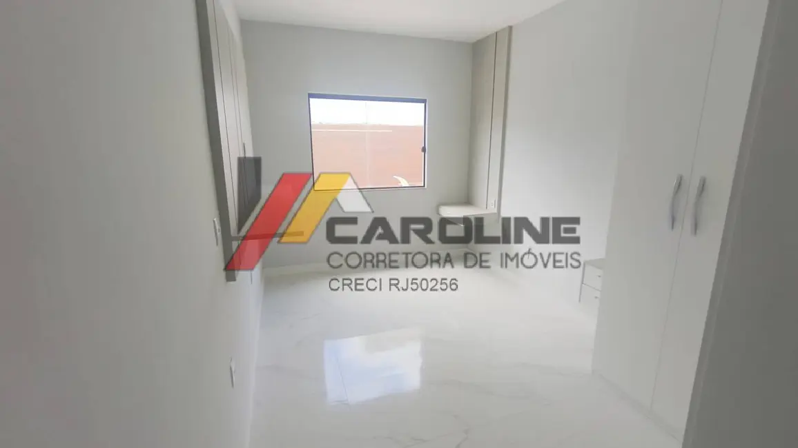 Foto 3 de Casa com 4 quartos à venda, 427m2 em Cajueiros (Itaipuaçu), Marica - RJ