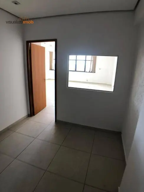 Sala Comercial à venda, 160m2 em Centro, Londrina - PR - imagem 4 Foto 4 de Sala Comercial à venda, 160m2 em Centro, Londrina - PR