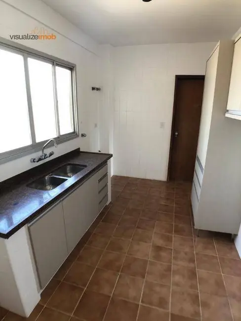 Apartamento com 3 quartos à venda, 160m2 em Centro, Londrina - PR - imagem 9 Foto 9 de Apartamento com 3 quartos à venda, 160m2 em Centro, Londrina - PR