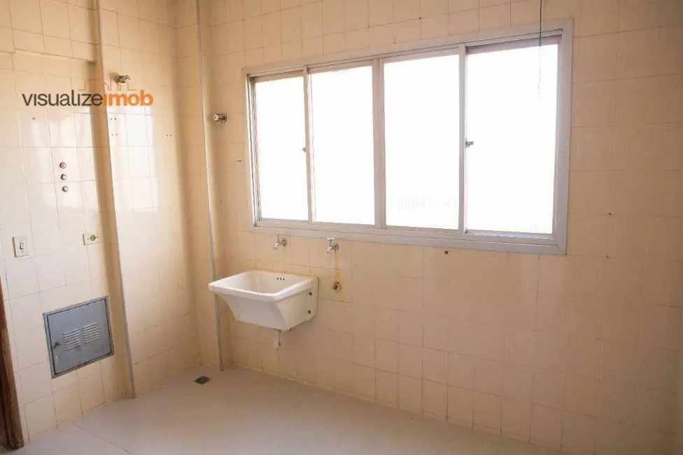 Apartamento com 3 quartos à venda, 160m2 em Centro, Londrina - PR - imagem 6 Foto 6 de Apartamento com 3 quartos à venda, 160m2 em Centro, Londrina - PR
