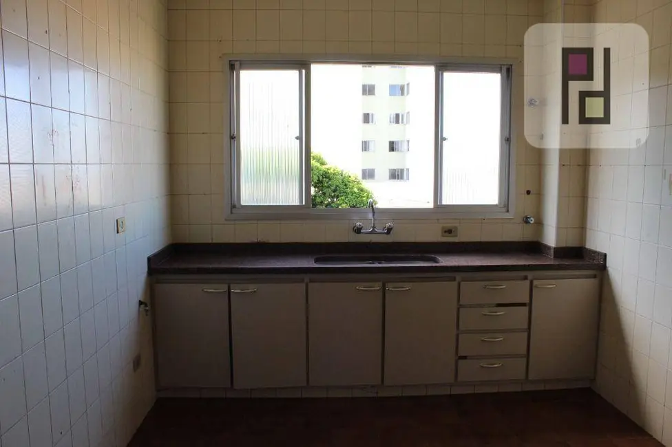 Apartamento com 3 quartos à venda, 160m2 em Centro, Londrina - PR - imagem 9 Foto 9 de Apartamento com 3 quartos à venda, 160m2 em Centro, Londrina - PR