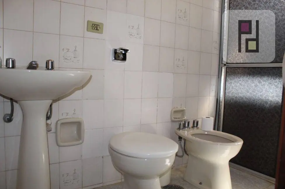 Apartamento com 3 quartos à venda, 160m2 em Centro, Londrina - PR - imagem 4 Foto 4 de Apartamento com 3 quartos à venda, 160m2 em Centro, Londrina - PR