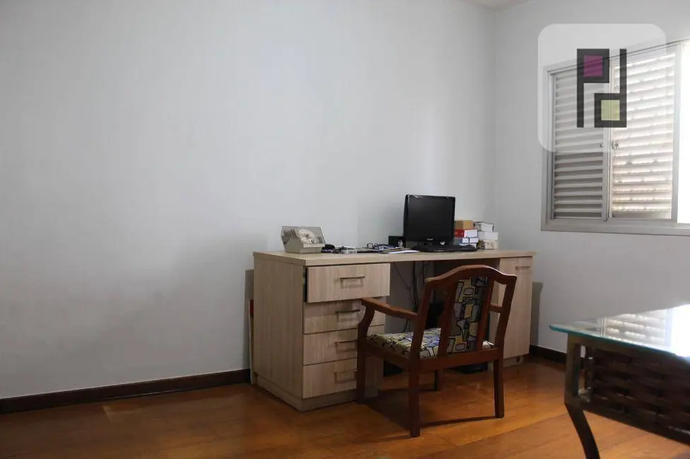 Apartamento com 3 quartos à venda, 160m2 em Centro, Londrina - PR - imagem 6 Foto 6 de Apartamento com 3 quartos à venda, 160m2 em Centro, Londrina - PR