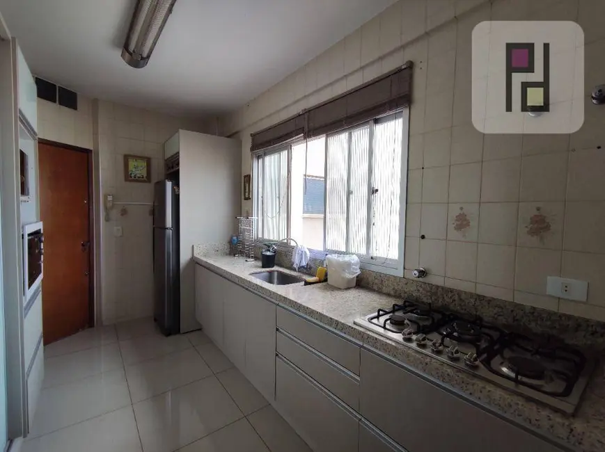 Apartamento com 3 quartos à venda, 160m2 em Centro, Londrina - PR - imagem 4 Foto 4 de Apartamento com 3 quartos à venda, 160m2 em Centro, Londrina - PR