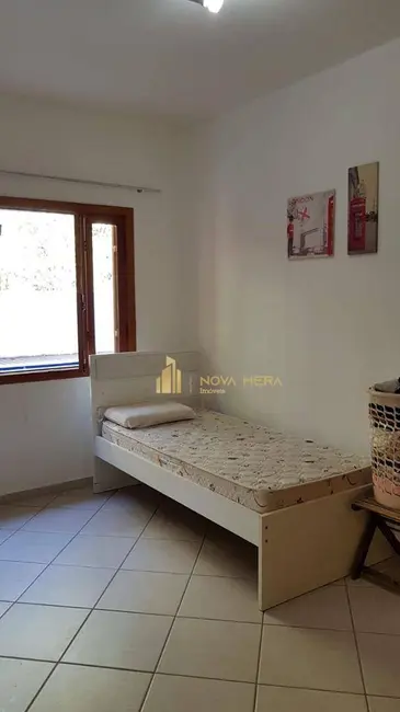 Sobrado com 3 quartos à venda, 332m2 em Vila Nossa Senhora Aparecida, Carapicuiba - SP - imagem 9 Foto 9 de Sobrado com 3 quartos à venda, 332m2 em Vila Nossa Senhora Aparecida, Carapicuiba - SP
