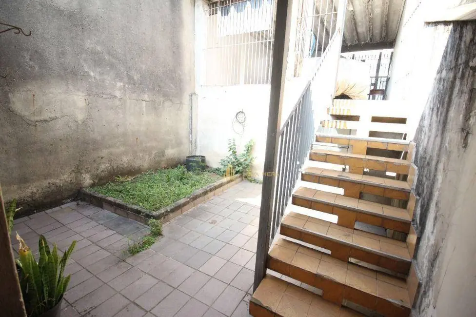 Casa com 2 quartos à venda, 197m2 em Centro, Carapicuiba - SP - imagem 9 Foto 9 de Casa com 2 quartos à venda, 197m2 em Centro, Carapicuiba - SP
