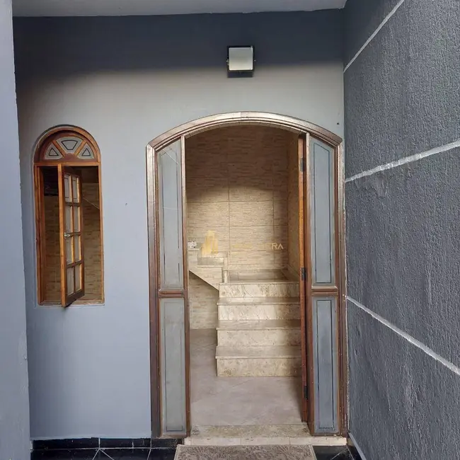 Sobrado com 3 quartos à venda, 138m2 em Cipava, Osasco - SP - imagem 4 Foto 4 de Sobrado com 3 quartos à venda, 138m2 em Cipava, Osasco - SP