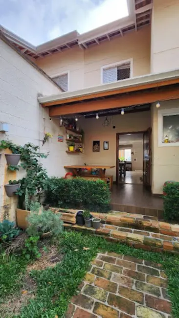 Sobrado com 3 quartos à venda, 120m2 em Jardim Passárgada I, Cotia - SP - imagem 6 Foto 6 de Sobrado com 3 quartos à venda, 120m2 em Jardim Passárgada I, Cotia - SP