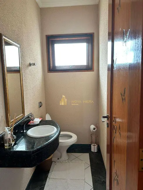 Sobrado com 3 quartos à venda, 250m2 em Adalgisa, Osasco - SP - imagem 4 Foto 4 de Sobrado com 3 quartos à venda, 250m2 em Adalgisa, Osasco - SP