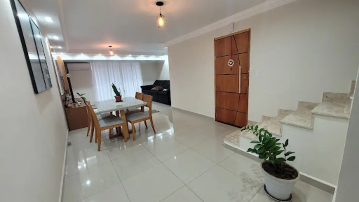 Sobrado com 3 quartos à venda, 125m2 em Cidade das Flores, Osasco - SP - imagem 2 Foto 2 de Sobrado com 3 quartos à venda, 125m2 em Cidade das Flores, Osasco - SP