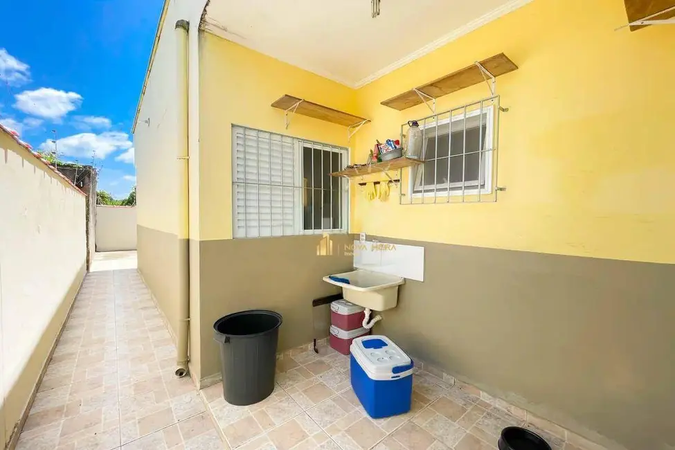 Foto 2 de Casa com 2 quartos à venda, 125m2 em Peruibe - SP