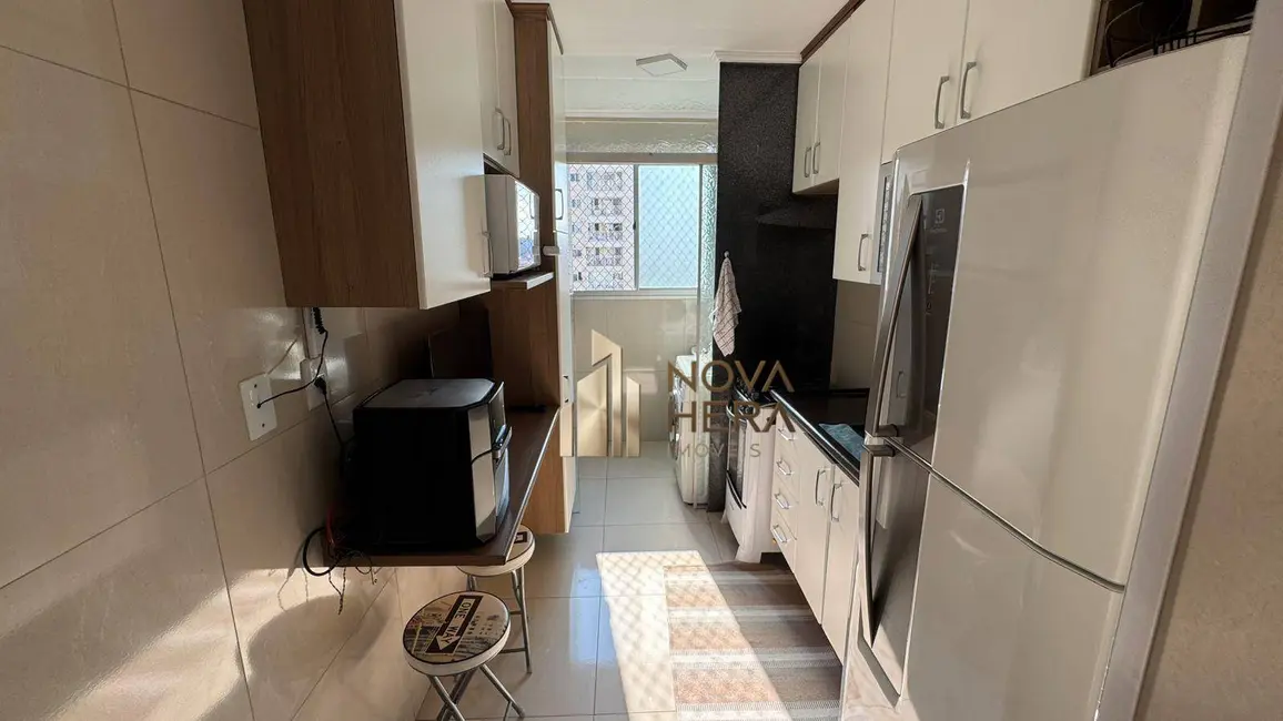 Apartamento com 2 quartos para alugar, 55m2 em Jardim Roberto, Osasco - SP - imagem 3 Foto 3 de Apartamento com 2 quartos para alugar, 55m2 em Jardim Roberto, Osasco - SP