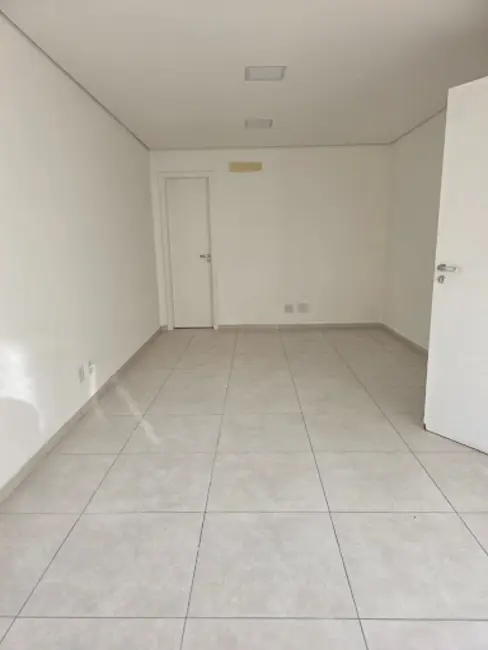 Foto 3 de Sala Comercial para alugar, 30m2 em Centro, Osasco - SP