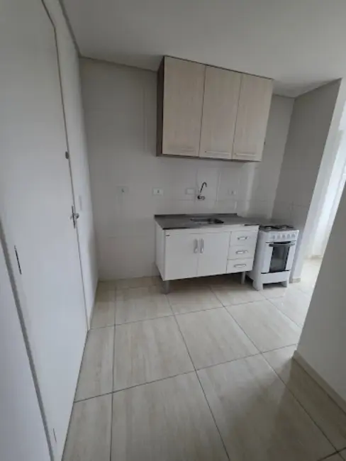 Foto 3 de Apartamento com 1 quarto para alugar, 30m2 em km 18, Osasco - SP