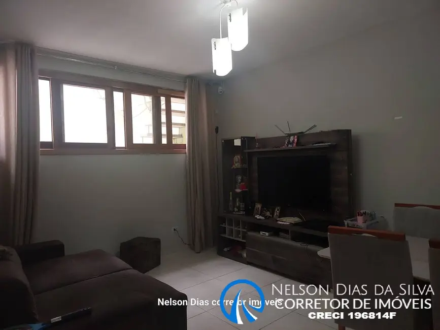 Casa com 3 quartos à venda, 190m2 em Jardim São Judas Tadeu, Taboao Da Serra - SP - imagem 5 Foto 5 de Casa com 3 quartos à venda, 190m2 em Jardim São Judas Tadeu, Taboao Da Serra - SP