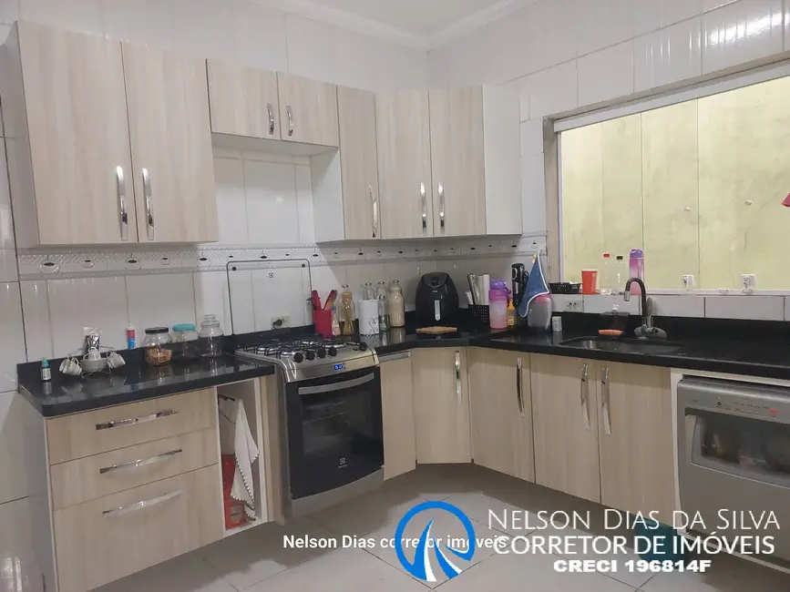 Casa com 3 quartos à venda, 190m2 em Jardim São Judas Tadeu, Taboao Da Serra - SP - imagem 4 Foto 4 de Casa com 3 quartos à venda, 190m2 em Jardim São Judas Tadeu, Taboao Da Serra - SP