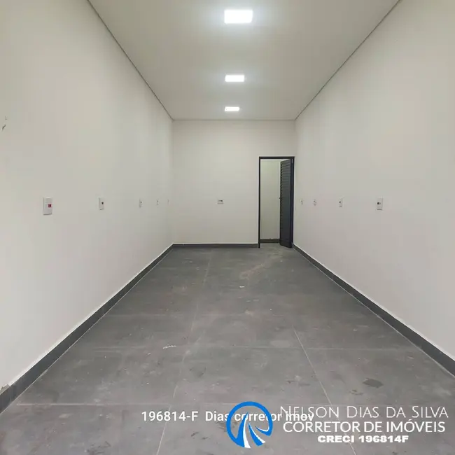 Foto 2 de Sala Comercial para alugar, 30m2 em Jardim Santa Cecília, Taboao Da Serra - SP