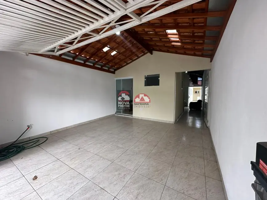 Foto 2 de Casa com 3 quartos à venda, 120m2 em Sao Jose Dos Campos - SP