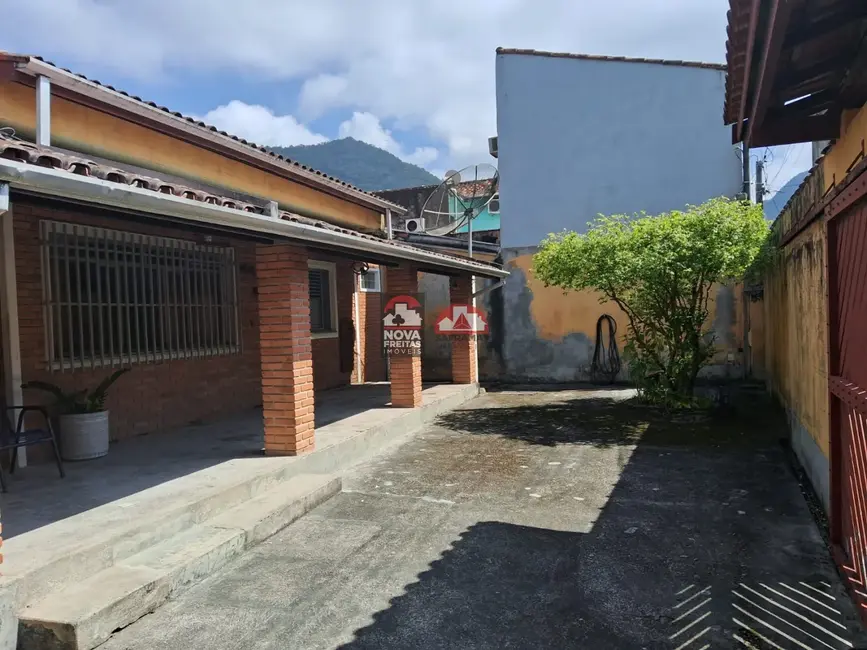 Foto 2 de Casa com 4 quartos à venda, 260m2 em Caraguatatuba - SP