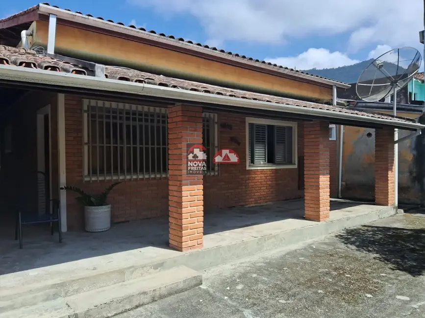 Foto 1 de Casa com 4 quartos à venda, 260m2 em Caraguatatuba - SP
