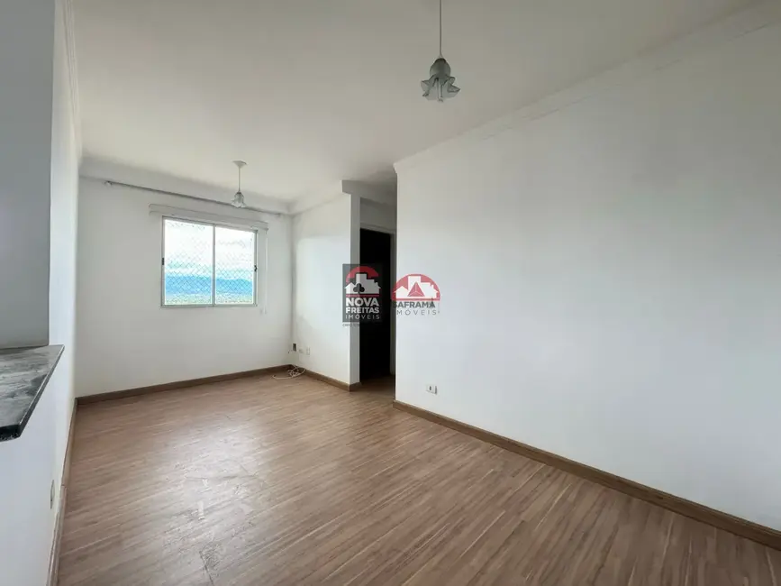 Foto 2 de Apartamento com 2 quartos para alugar, 45m2 em Pindamonhangaba - SP