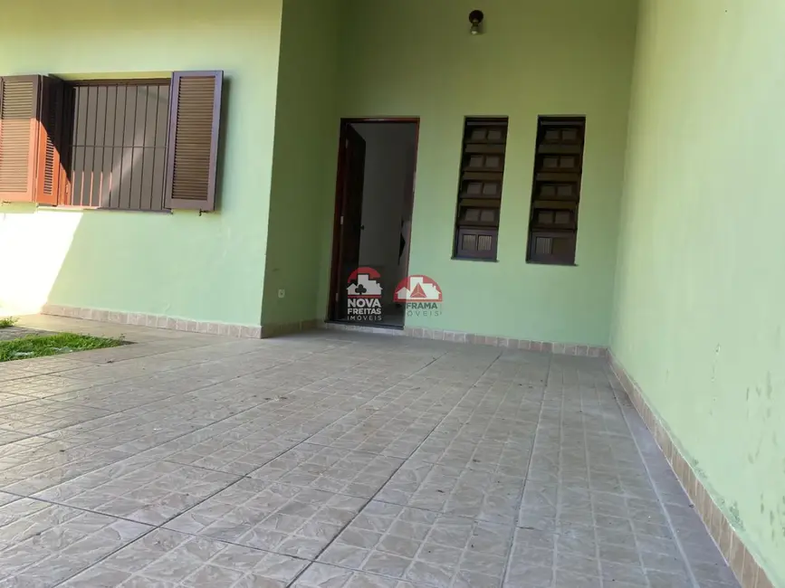 Foto 2 de Casa com 3 quartos para alugar, 126m2 em Caraguatatuba - SP