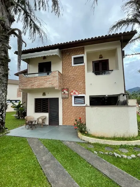 Foto 2 de Casa de Condomínio com 2 quartos para alugar, 74m2 em Caraguatatuba - SP