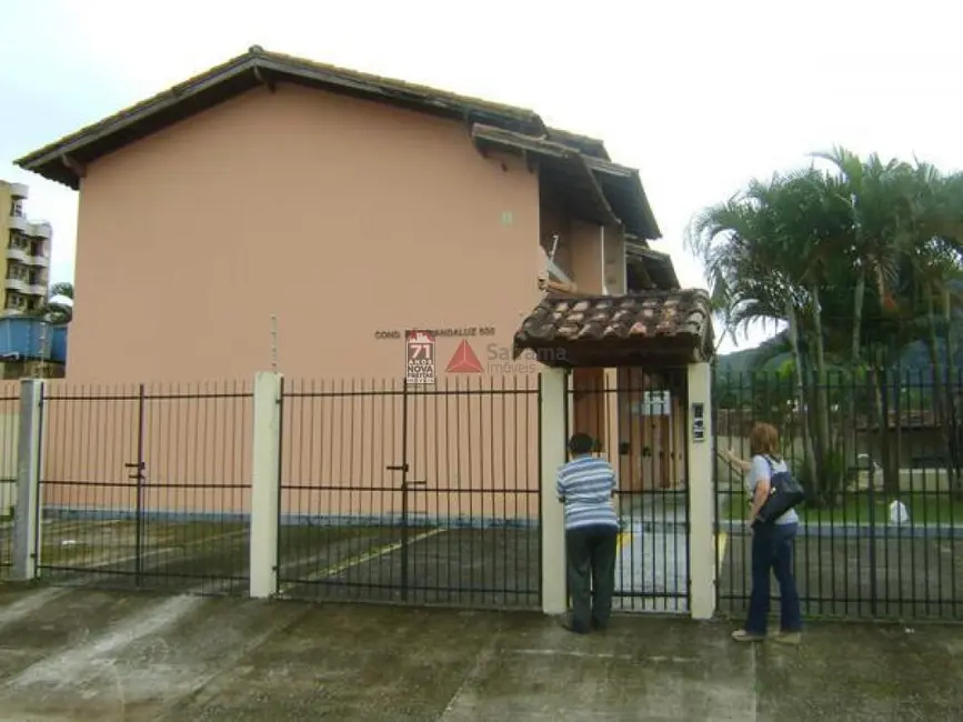 Foto 1 de Sobrado com 2 quartos à venda, 85m2 em Caraguatatuba - SP