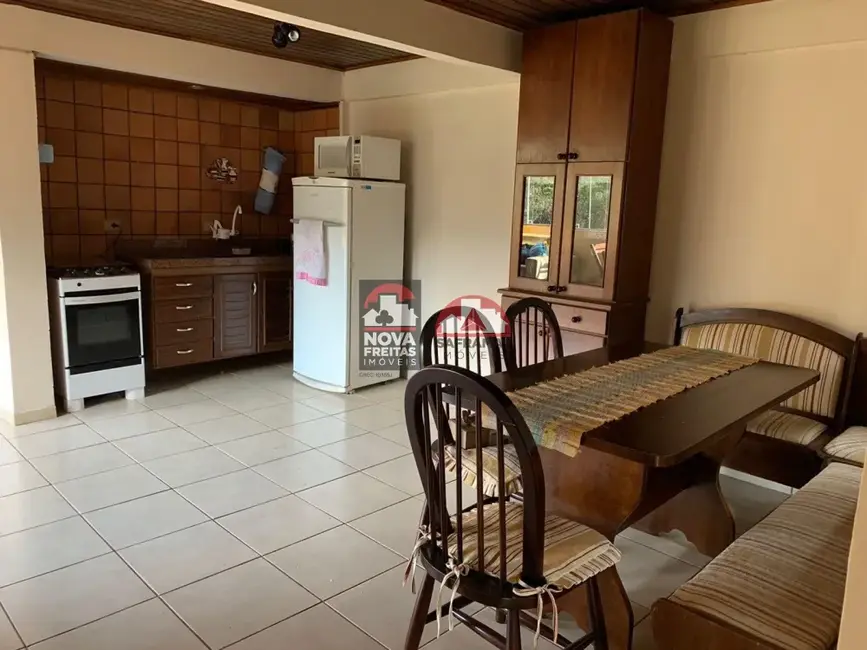 Foto 2 de Sobrado com 4 quartos à venda, 280m2 em Santo Antonio Do Pinhal - SP