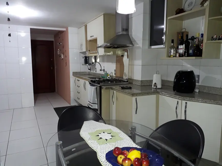 Apartamento com 3 quartos à venda, 148m2 em Centro, Nova Iguacu - RJ - imagem 5 Foto 5 de Apartamento com 3 quartos à venda, 148m2 em Centro, Nova Iguacu - RJ