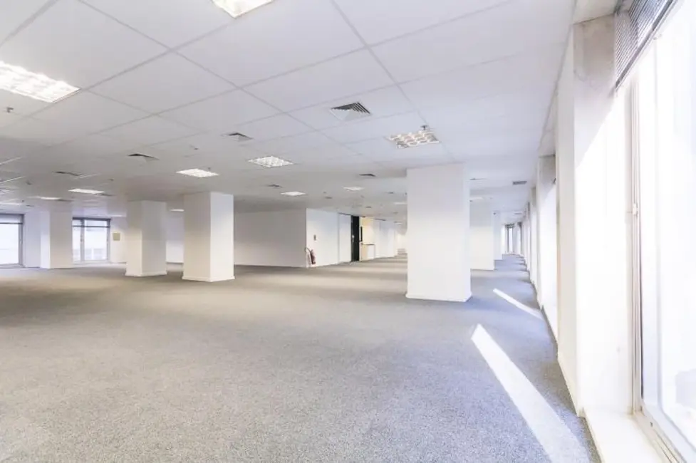 Sala Comercial à venda, 675m2 em Centro, Rio De Janeiro - RJ - imagem 5 Foto 5 de Sala Comercial à venda, 675m2 em Centro, Rio De Janeiro - RJ