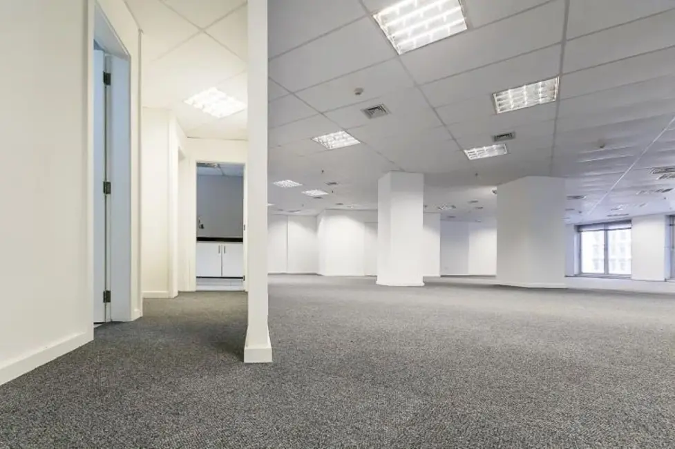 Sala Comercial à venda, 675m2 em Centro, Rio De Janeiro - RJ - imagem 9 Foto 9 de Sala Comercial à venda, 675m2 em Centro, Rio De Janeiro - RJ