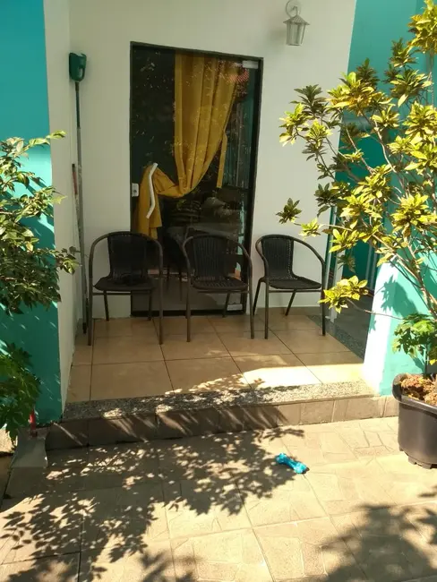 Foto 2 de Casa com 3 quartos à venda, 187m2 em Nova Iguacu - RJ