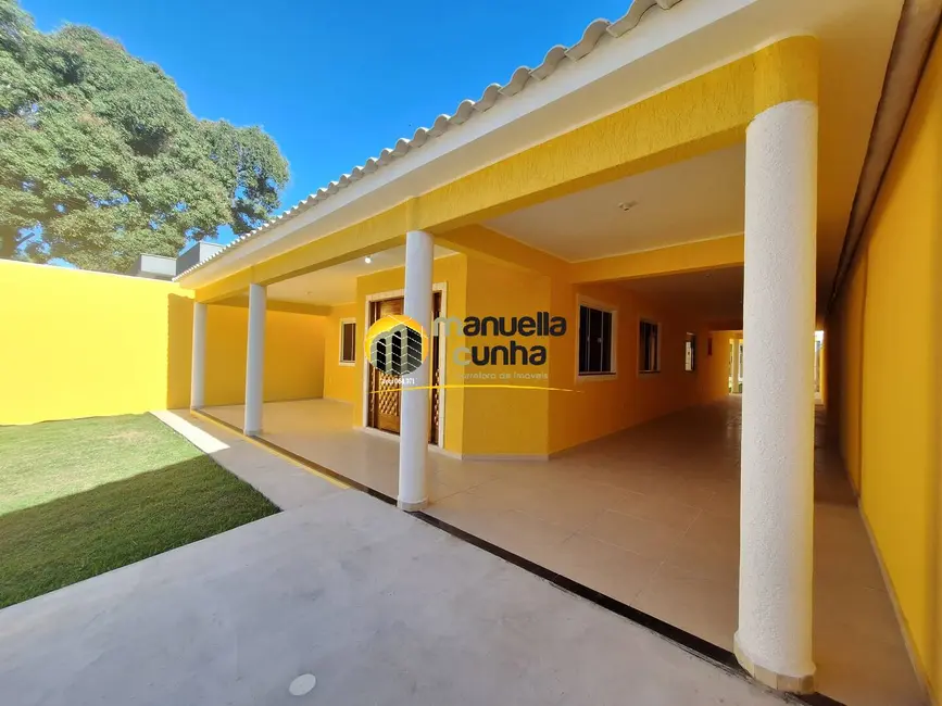 Foto 1 de Casa com 4 quartos à venda, 480m2 em Cajueiros (Itaipuaçu), Marica - RJ