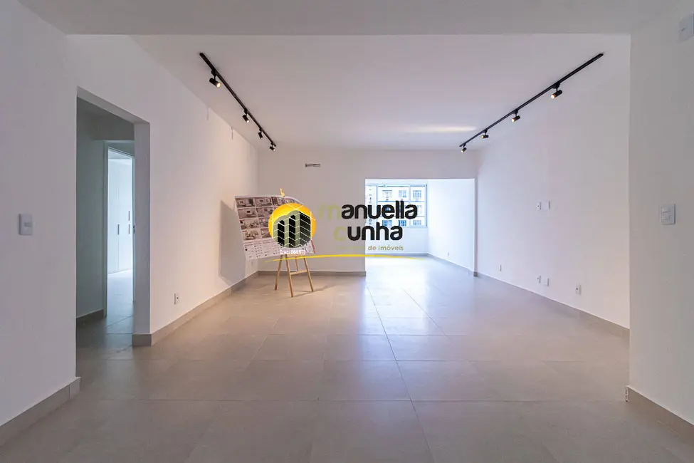 Apartamento com 3 quartos à venda, 135m2 em Copacabana, Rio De Janeiro - RJ - imagem 8 Foto 8 de Apartamento com 3 quartos à venda, 135m2 em Copacabana, Rio De Janeiro - RJ