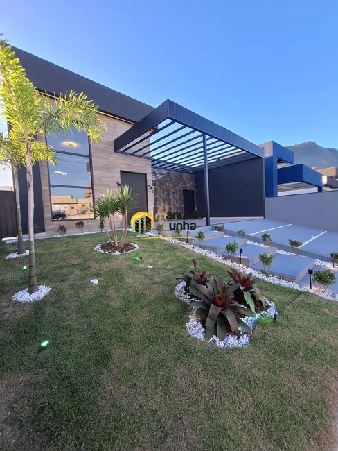 Foto 3 de Casa com 3 quartos à venda, 360m2 em Cajueiros (Itaipuaçu), Marica - RJ