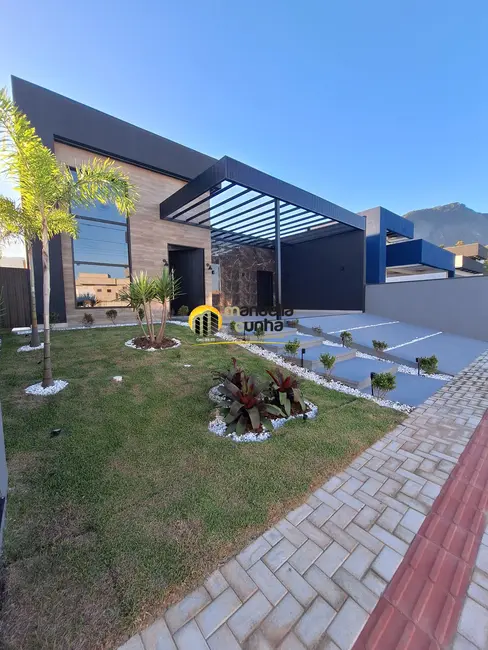 Foto 2 de Casa com 3 quartos à venda, 360m2 em Cajueiros (Itaipuaçu), Marica - RJ