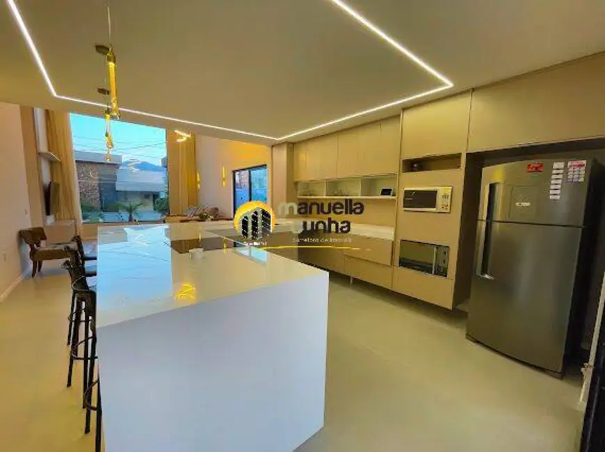 Casa com 3 quartos à venda, 380m2 em Itapeba, Marica - RJ - imagem 8 Foto 8 de Casa com 3 quartos à venda, 380m2 em Itapeba, Marica - RJ