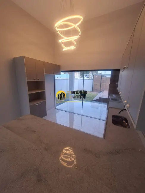 Foto 8 de Casa com 4 quartos à venda em Cajueiros (Itaipuaçu), Marica - RJ