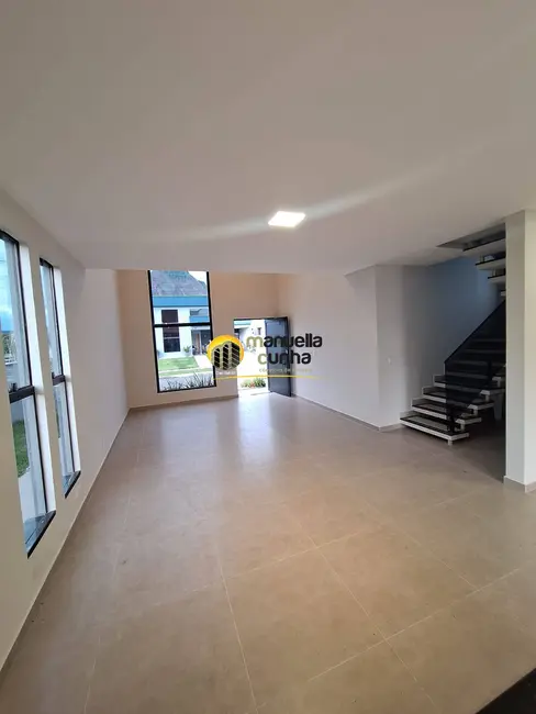 Foto 4 de Casa com 4 quartos à venda, 380m2 em Cajueiros (Itaipuaçu), Marica - RJ