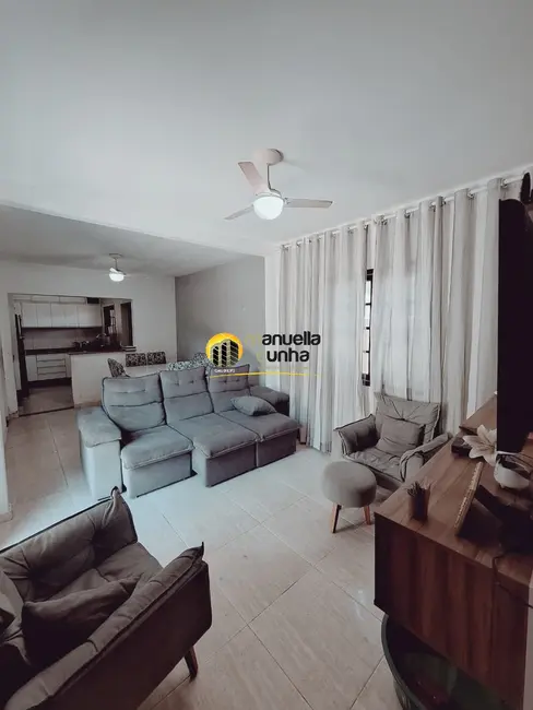 Casa com 2 quartos à venda em Jardim Atlântico Oeste (Itaipuaçu), Marica - RJ - imagem 2 Foto 2 de Casa com 2 quartos à venda em Jardim Atlântico Oeste (Itaipuaçu), Marica - RJ
