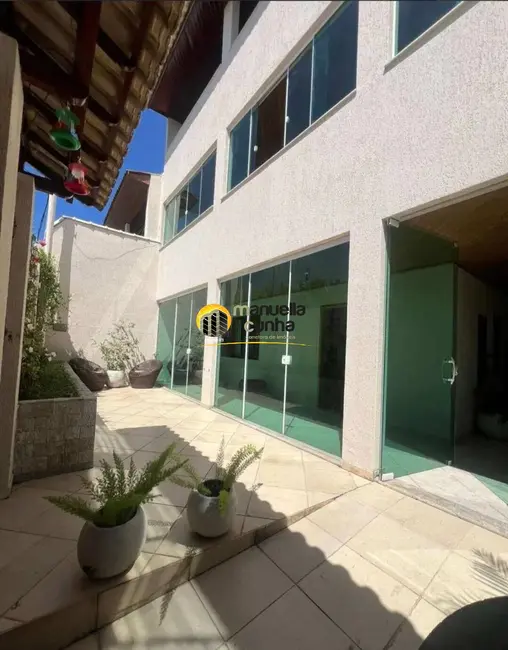 Foto 7 de Casa com 5 quartos à venda, 360m2 em Pacheco, Sao Goncalo - RJ