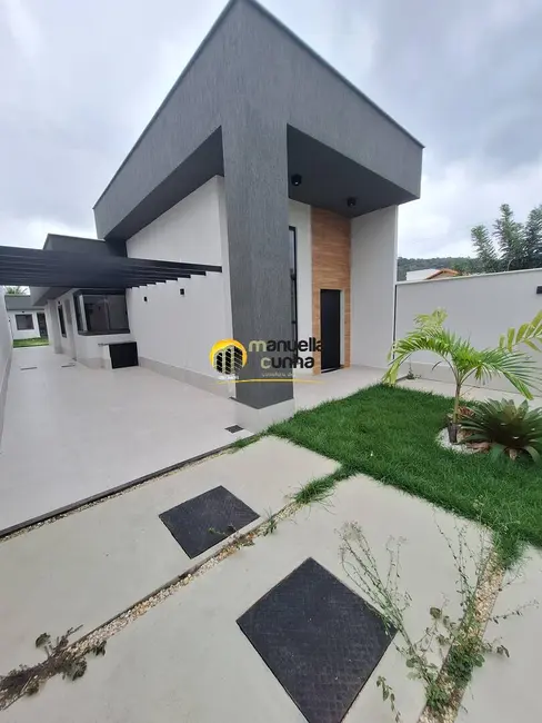 Foto 1 de Casa com 3 quartos à venda, 300m2 em Marica - RJ