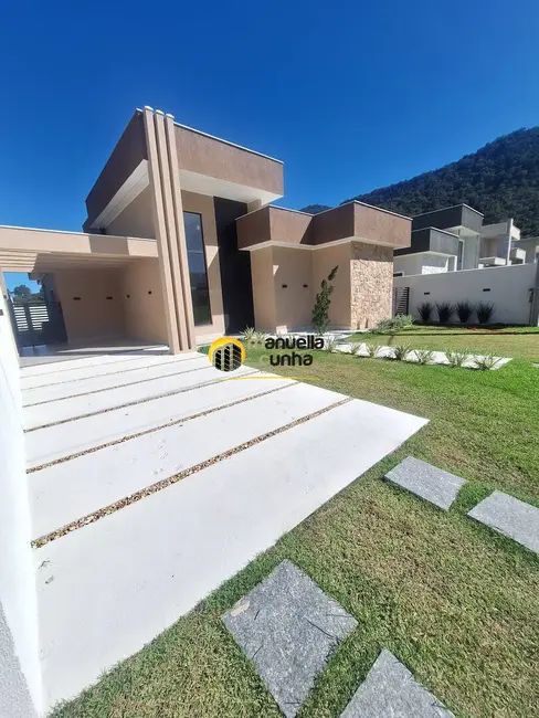 Foto 1 de Casa com 3 quartos à venda, 478m2 em Espraiado (Ponta Negra), Marica - RJ